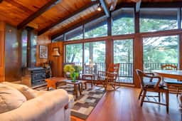 Forest Hollow | Waterfront • Kayaks • Wood Stove