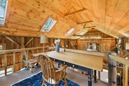Scribe's Stable | A/C • Screened Porch • Sleeps 6