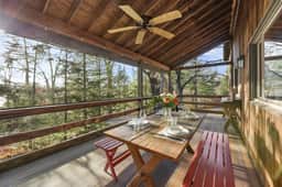 Scribe's Stable | A/C • Screened Porch • Sleeps 6