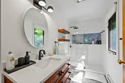 The Summerwood Hideout | Mins to Downtown! • Pool