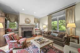 St Anne's Manor | Walk to Downtown! • Sleeps 8