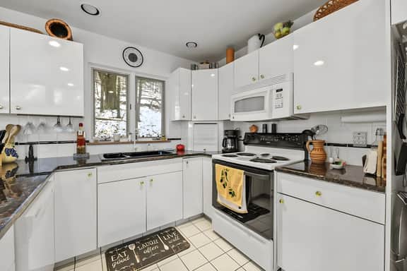 Gilbert Ski Chalet | 3 min to Catamount!