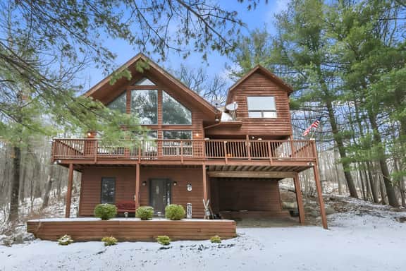 Gilbert Ski Chalet | 3 min to Catamount!