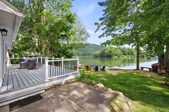 Cheshire Cove | Waterfront • Kayak • Firepit