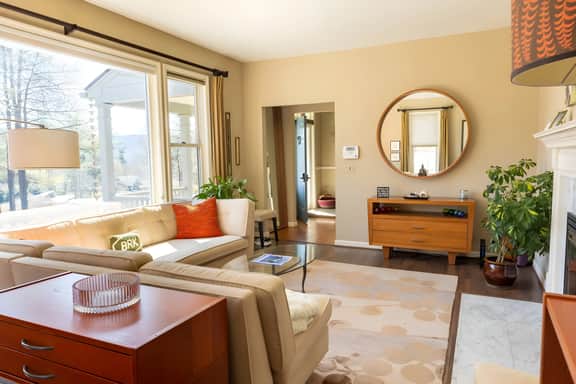 Pothul Perch | Walk to Lake • sleeps 8