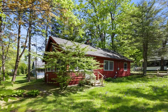 Mac Shores | 5 min to Tanglewood ! • Shared Beach