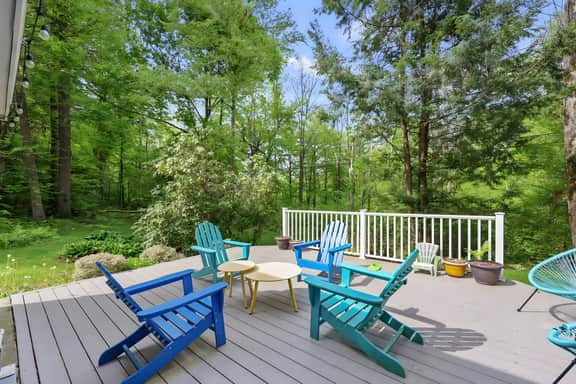 Pixley Forest | 15 Mins To Tanglewood • Fireplace