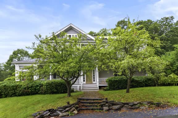St Anne's Manor | Walk to Downtown! • Sleeps 8