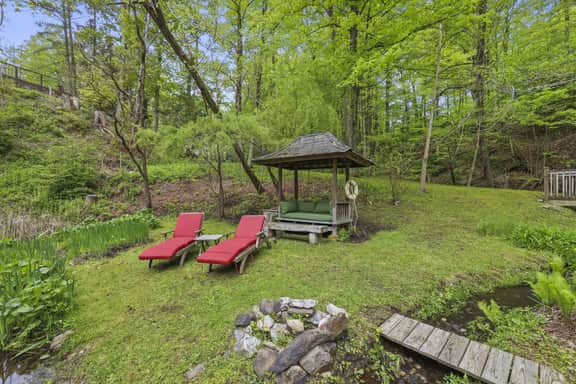 Timpani Corners | Private Pond • AC