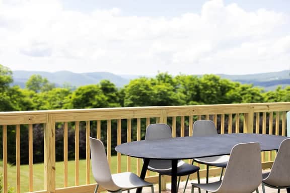 Ridgeview Retreat | Valley Views • Sleeps 6