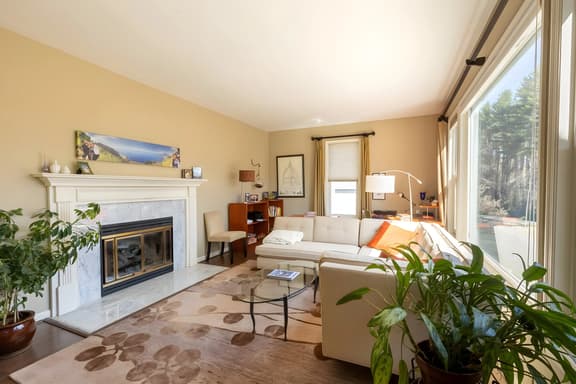 Pothul Perch | Walk to Lake • sleeps 8
