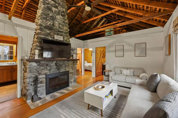 Mac Shores | 5 min to Tanglewood ! • Shared Beach