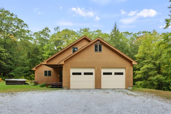 Stonebridge Landing | Hot Tub • Fire Pit