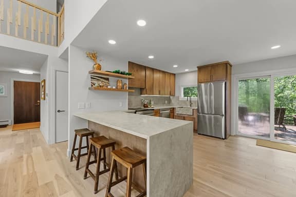 Moss's Muse: A Modern Retreat